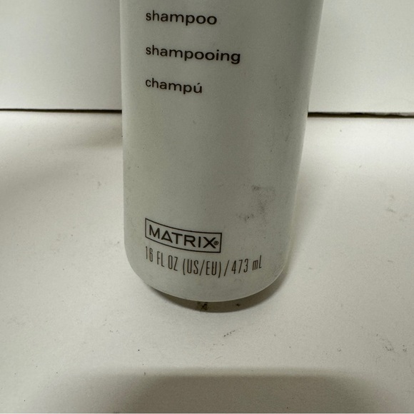 Matrix Essentials Simply Clean Shampoo 16 OZ HTF - Picture 3 of 4